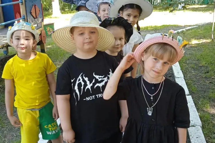 День шляп